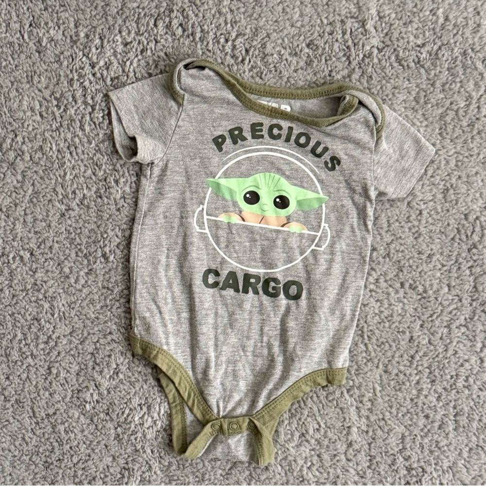 Star‎ Wars infant 6–9 month precious cargo baby Grogu onesie ￼